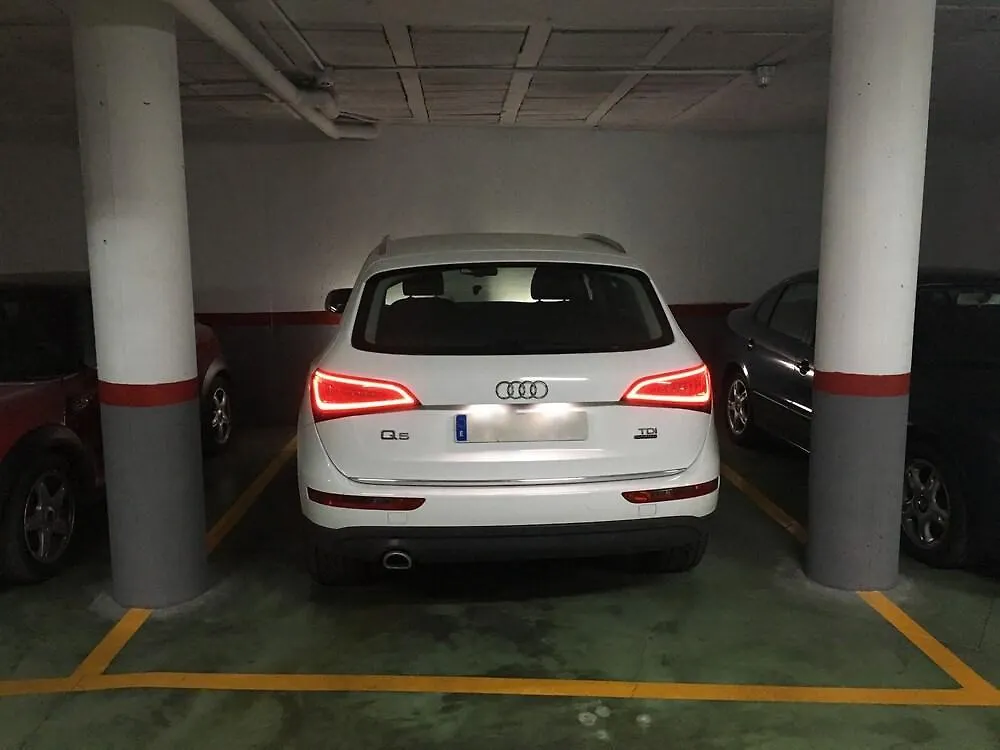 Teodosio Apartment And Free Parking Seville 3*,